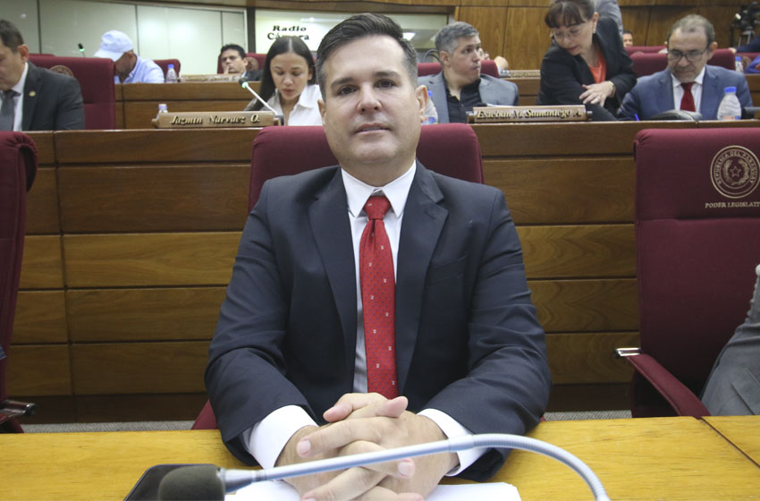 Presidente de Diputados ratifica compromiso con la educación durante jornada gubernamental en Cordillera