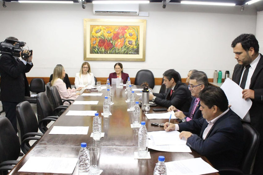 Presidente de Diputados ratifica compromiso con la educación durante jornada gubernamental en Cordillera