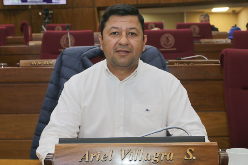Presidente de Diputados ratifica compromiso con la educación durante jornada gubernamental en Cordillera