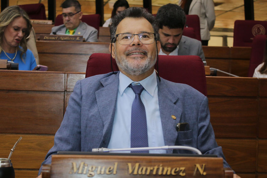 Presidente de Diputados ratifica compromiso con la educación durante jornada gubernamental en Cordillera