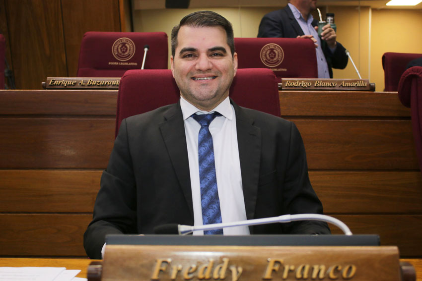 Presidente de Diputados ratifica compromiso con la educación durante jornada gubernamental en Cordillera